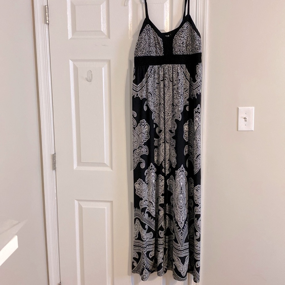 Apt 9 maxi dress sz L